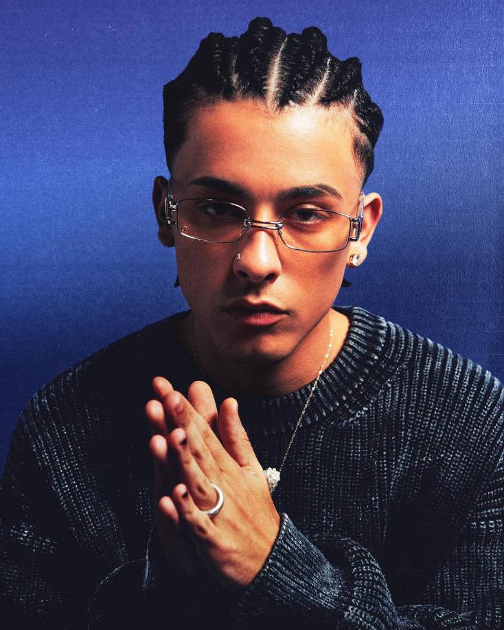 Su relación con el cantante urbano argentino Trueno comenzó en 2020. Hicieron diversas colaboraciones musicales junto, como el tema que grabaron junto a Bizarrap: “Mamichula”. Con ella llograron alcanzar más de 400 millones de reproducciones en Youtube.