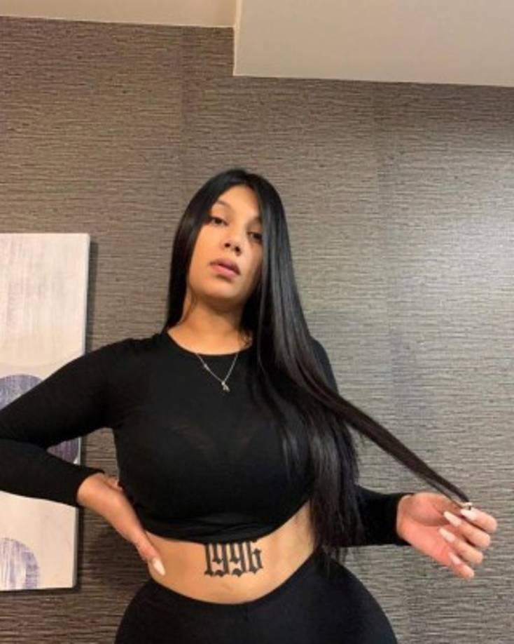 Alejandra dice que su contenido es erótico, no incluye desnudo total.