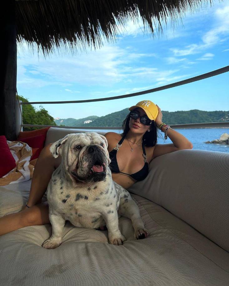 Ella explicó que sufrió la ruptura de su implante mamario tras caerse mientras participaba en un programa de televisión de Telemundo.