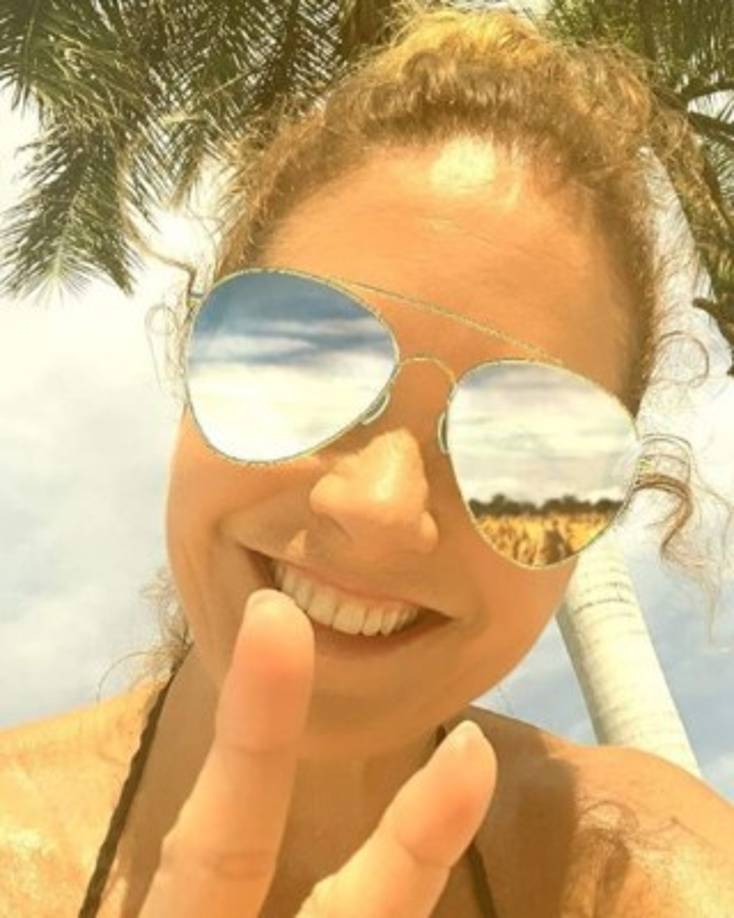 Lucero también celebró en la playa, recientemente, que llegó a dos millones de seguidores en instagram. <br/>