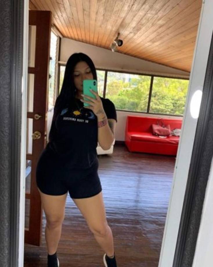 En su primer día en OnlyFans ganó 400 dólares, el equivalente a casi un salario mínimo en Honduras.