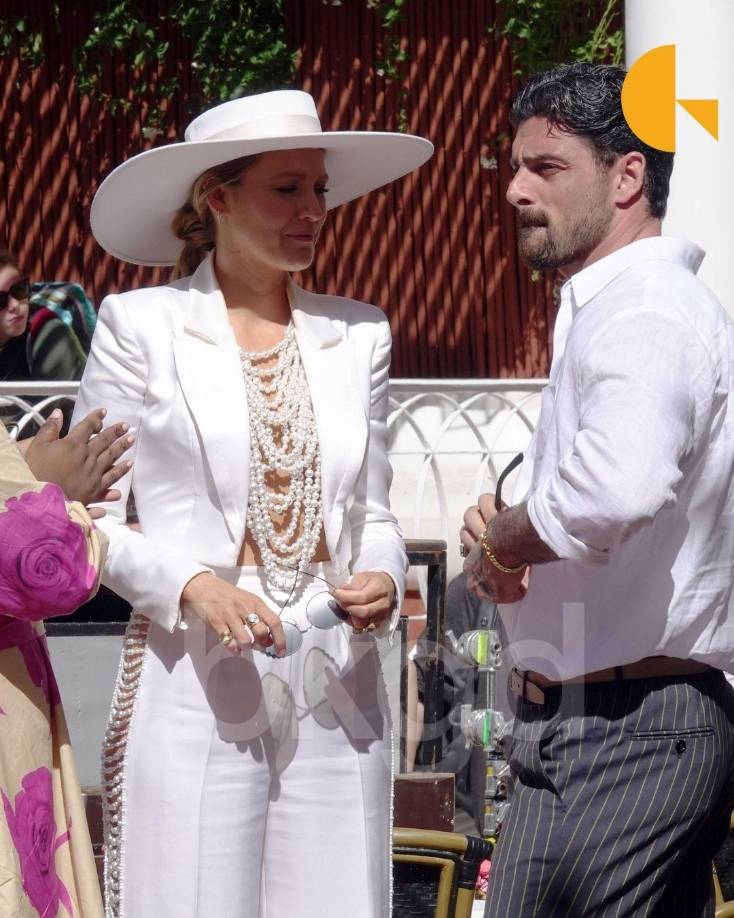 “Sentí que algo andaba mal y sentí su dolor”, agregó Morrone sobre la actitud de Lively en el set de grabación. “Tuvimos la oportunidad de hablar de eso, ella y yo. Blake estaba sufriendo”.