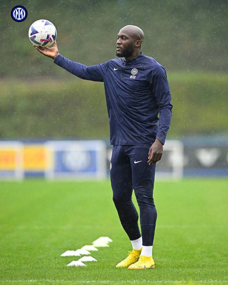 Sobre Lukaku dijo: “Si el deseo del club es encontrar una solución, no depende de mí. Depende de ellos hablar conmigo. No me moveré de mi posición hasta que el jugador o el club quieran hablar conmigo”.