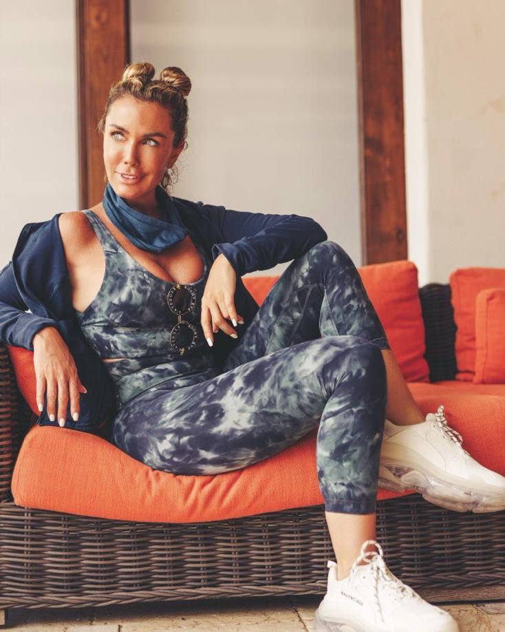 Durante la plática con<b> Laura Zapata, Gabriela Spanic, Aylín Mujica </b>y<b> Catherine Siachoque</b>, la villana de telenovelas recordó el aparatoso momento que vivió durante las grabaciones de una telenovela. Por lo que las reacciones no se hicieron esperar por parte de sus colegas. Fiel a su estilo, Laura Zapata aseguró que debió hacerle una travesura antes de salirse del camper, mientras que Aylín Mujica reafirmó el cariño que tiene por Bracamontes.