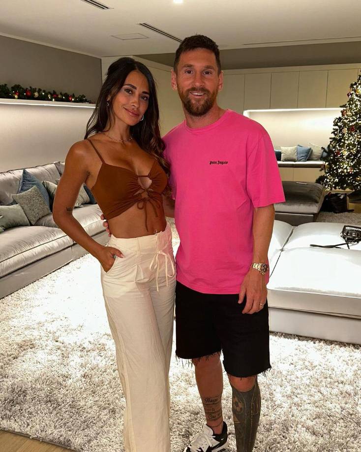 Leo Messi y Antonela Roccuzzo desearon un feliz 2024 a todos sus seguidores.