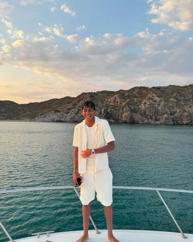 El lugar escogido por Lamine Yamal con su pareja ha sido Kos, una de las más espectaculares islas griegas, bañada por las aguas del Mar Egeo. 