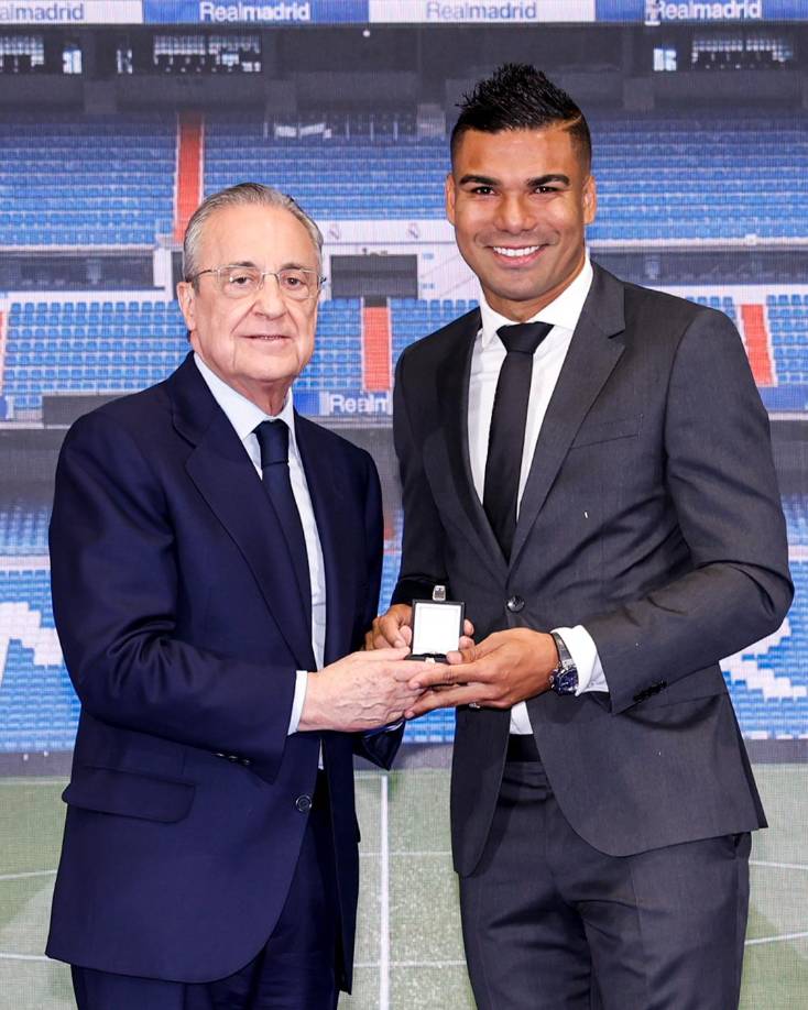 El presidente Florentino Pérez despidió a Casemiro del Real Madrid. 
