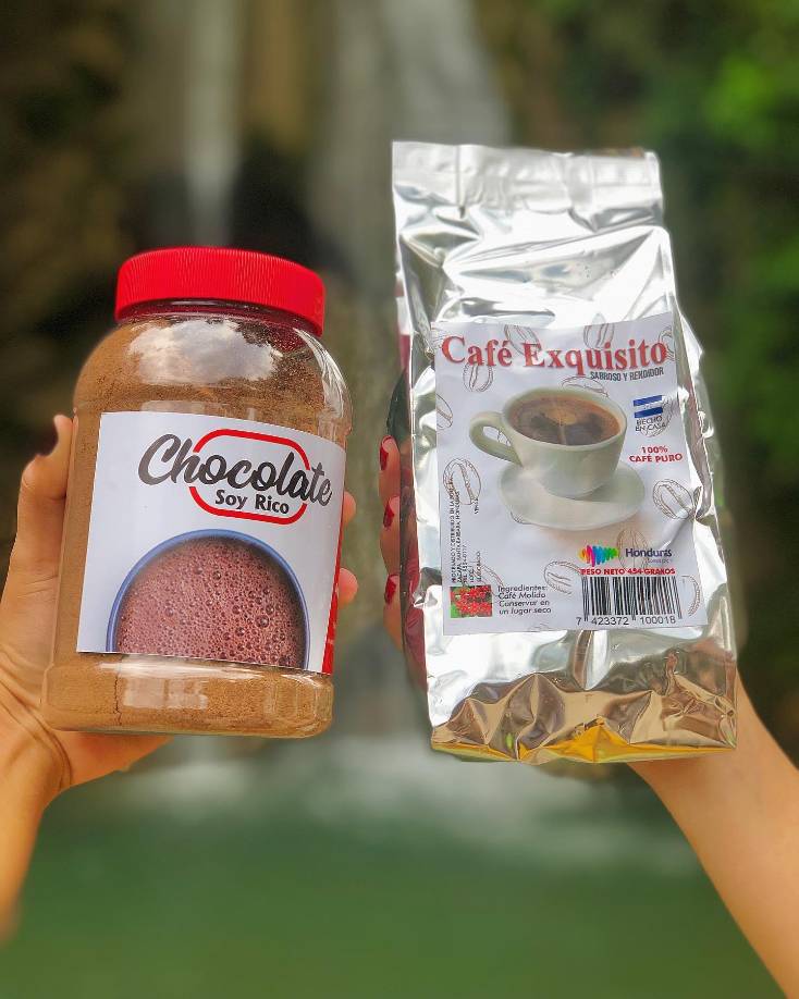 Usted también puede optar por comprar café de palo y chocolate artesanal producido en el mismo pueblo, para que lleve a su casa un delicioso recuerdo de su estadía por tan espléndido lugar.
