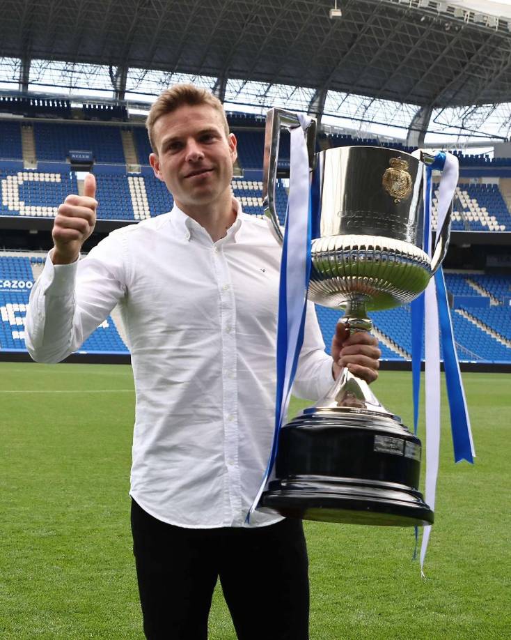 El centrocampista de la Real Sociedad, Asier Illarramendi, no renovará su contrato y abandonará el club txuri urdin al final de la actual temporada, después de 251 partidos oficiales con la camiseta blanquiazul.