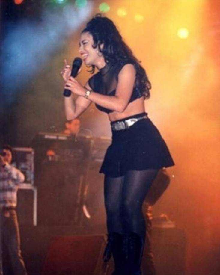 Aunque las minifaldas no eran de su agrado, ella si que las supo lucir, con medias y top.