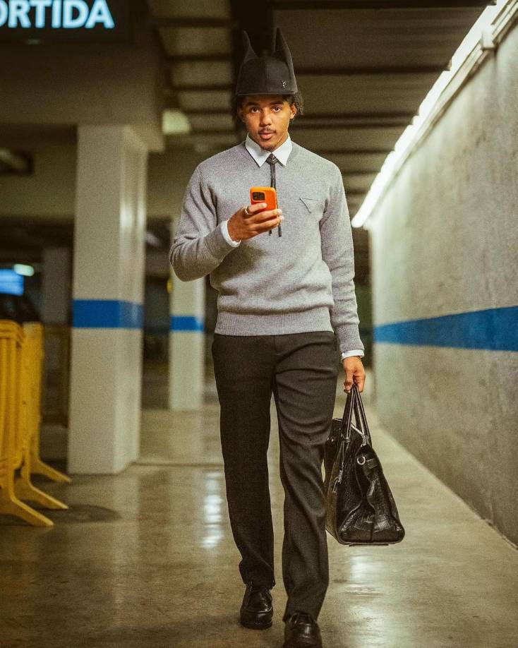 Así son los looks más atrevidos que ha usado Jules Koundé, futbolista francés del FC Barcelona.