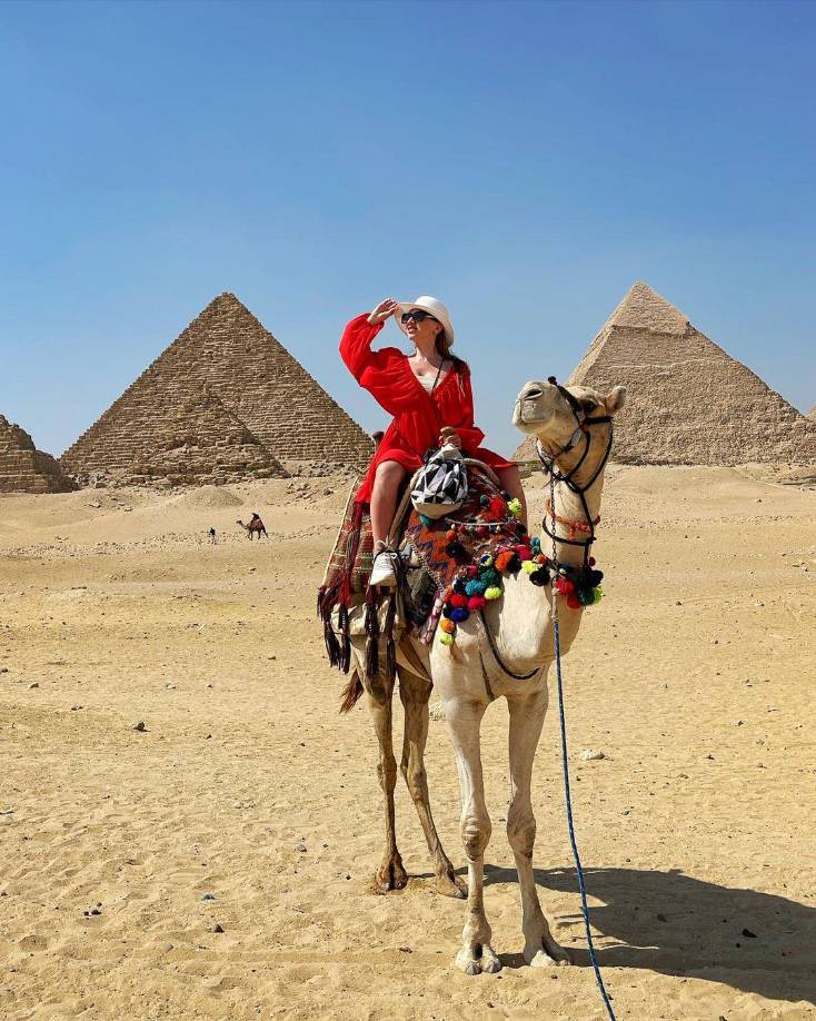 Muere influencer tras caer a un acantilado por tomarse una selfie