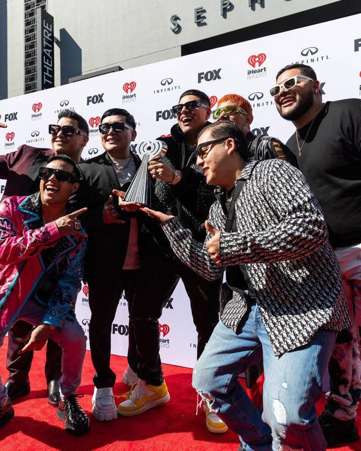 Grupo Firme es uno de los mayores exponentes de la música regional mexicano no sólo en México, sino que con pocos años de existencia ha sabido cruzar las fronteras de Estados Unidos y Centroamérica, y conquistar a su propia industria musical. 