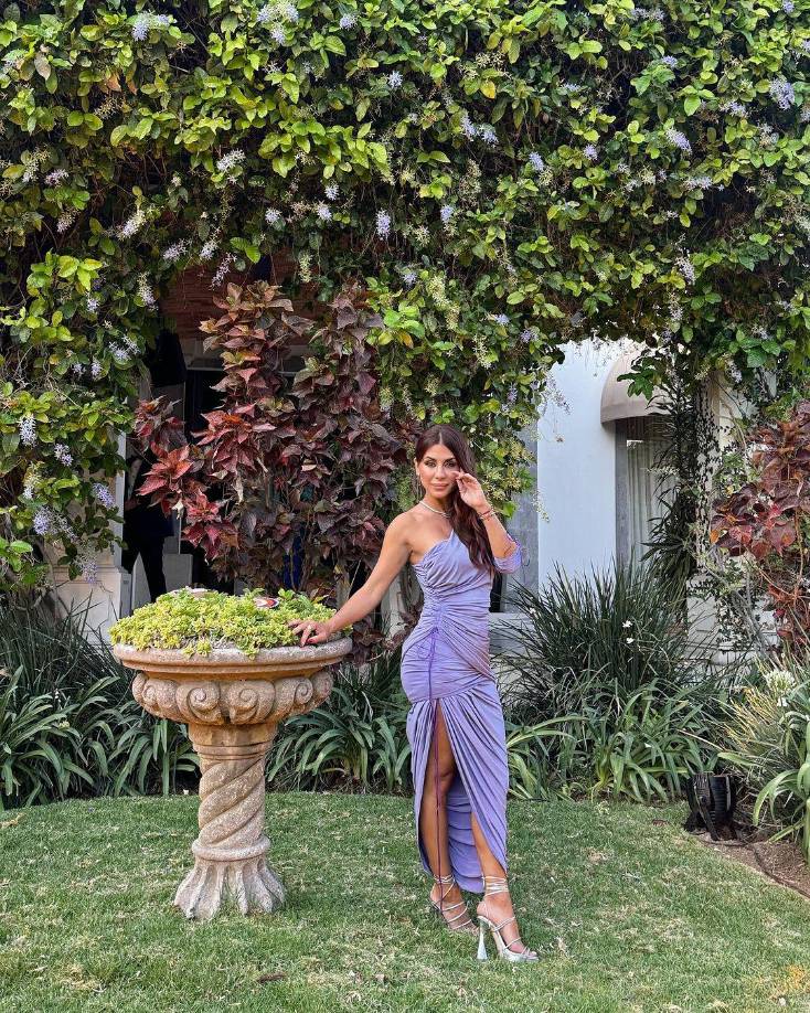 Sin embargo, la diseñadora ha explicado que los parámetros habían cambiado y que ahora buscaban a una persona que fuera cubana, de padre y madre cubanos. Otro de los requisitos para el certamen es que las mujeres fueran inspiradoras y seguras de sí misma, y Elena se encuentra ahora en un proceso de crecimiento personal.