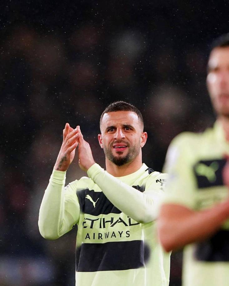 “En el fútbol he logrado más de lo que jamás pensé que lograría. Pero herir personalmente a quien realmente creo que es mi mejor amiga, eso es lo que duele mucho. ¿Cómo podría lastimar a alguien que amo tanto? Eso es algo que necesito encontrar en mí mismo”, se preguntó el futbolista del City.