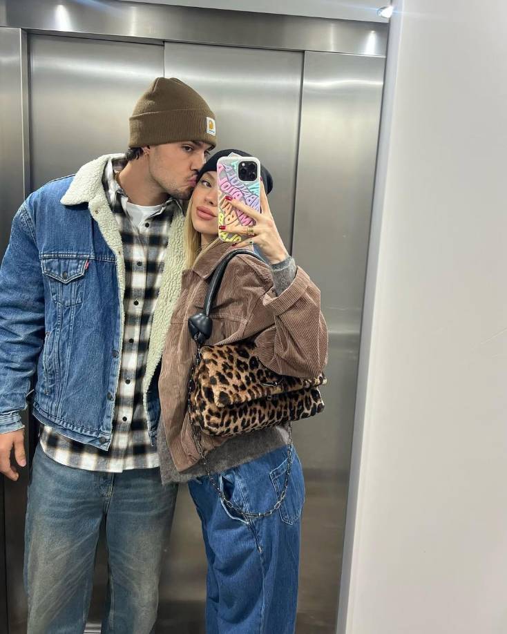 “Sabemos que Terelu ya ha abandonado el hospital. No se encuentra en estos momentos junto a su hija en este hospital”, comentó. 