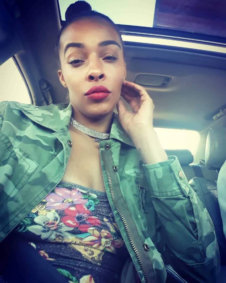 La madre de cuatro hijos fue hallada muerta en una carretera en el condado de DeKalb. Allí, dentro de su auto, yacía su cuerpo acribillado. 