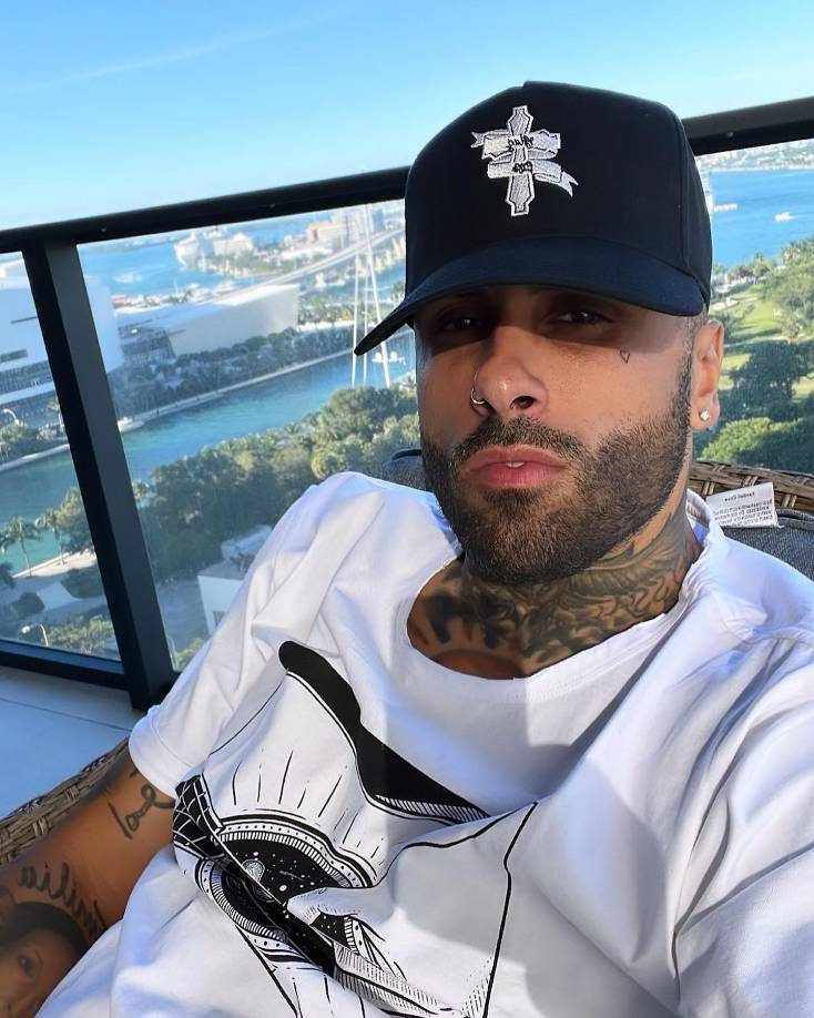 Por otro lado, el “hate” tampoco faltó y hubo quienes opinaron que “los amigos con derechos son para personas con poca autoestima”, que eso es una falta de respeto y que no es correcto, etcétera.