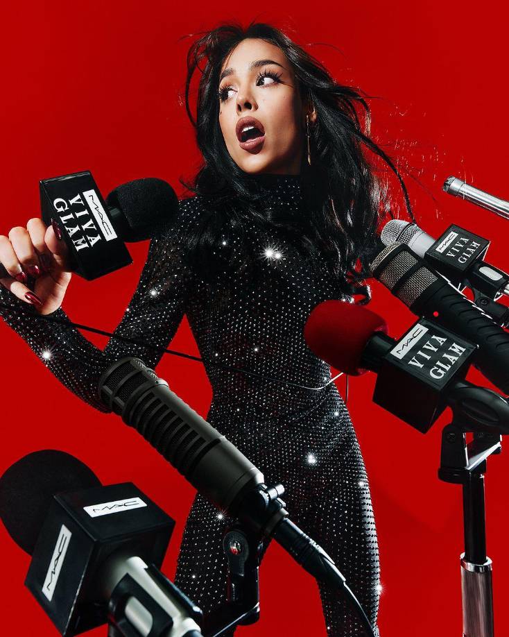 El documental también incluirá piezas musicales de su más reciente álbum, “Childstar”, lanzado hace cuatro meses. Este álbum ha sido un reflejo de su evolución personal y artística, y ha recibido elogios por su autenticidad y profundidad emocional.