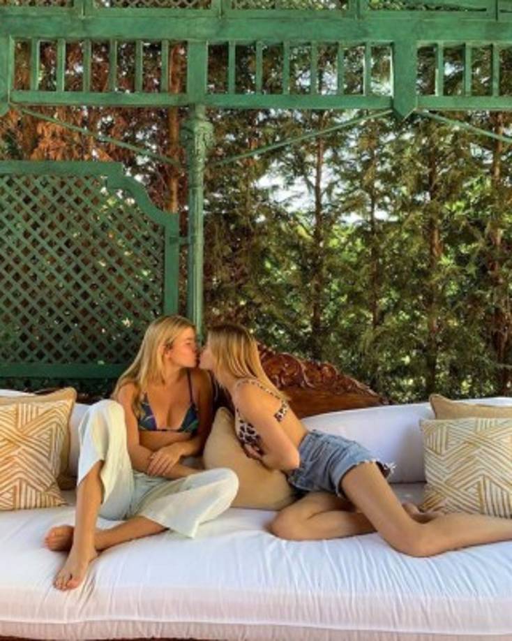 Las gemelas Iglesias, que debutaron en su primera alfombra roja en la Gala Met 2019, recién recibieron el visto bueno de sus padres, Julio Iglesias y Miranda Rijnsburger, para incursionar en el mundo del modelaje.