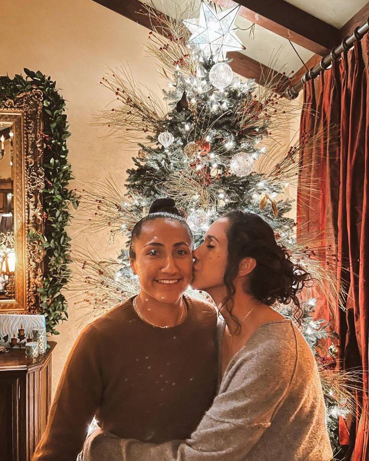 En el 2020 unieron sus vidas en matrimonio así que son la <b>primer pareja de la Liga MX Femenil en casarse</b> y la primera que tendrá bebes.