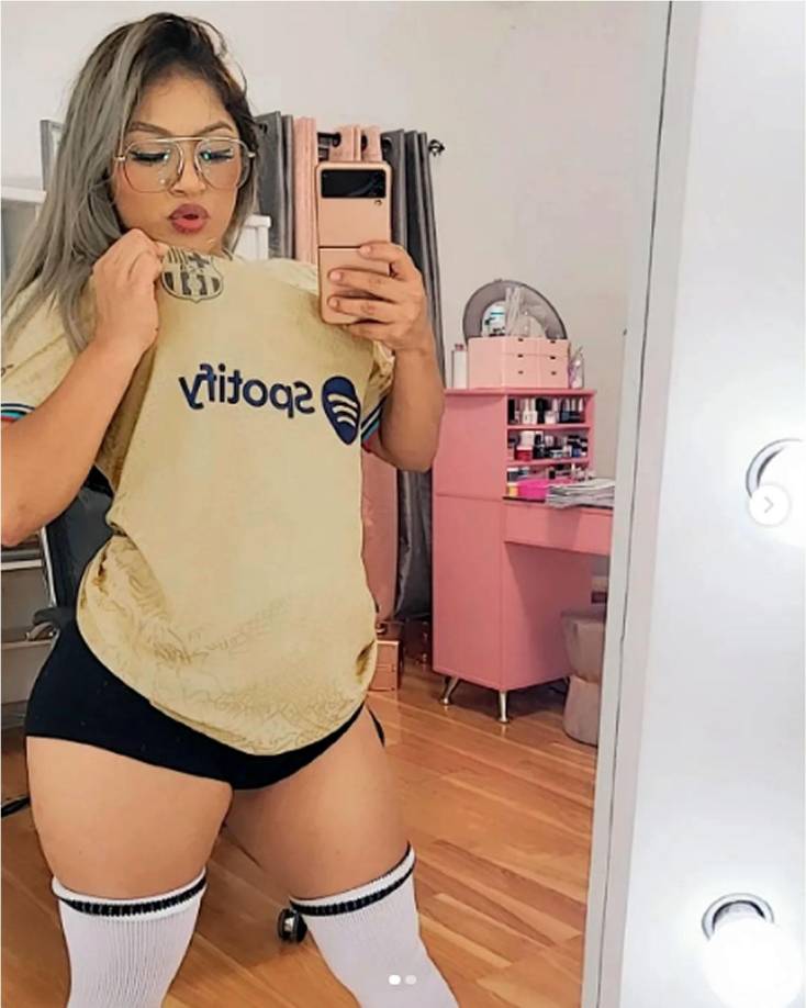 Rossy Orellana también colgó unas imágenes con la camiseta de Ansu Fati puesta.