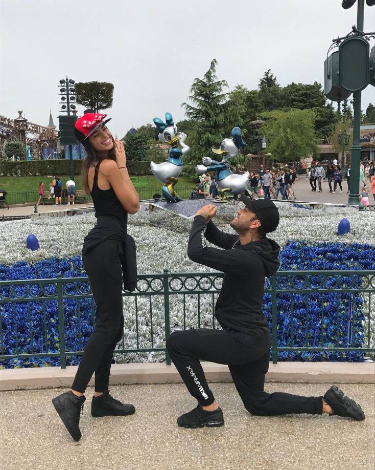 Sanz no impulsará los trámites del divorcio hasta que se defina la situación del futbolista en el caso por agresión sexual.