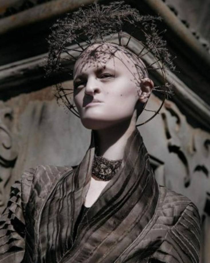 Actualmente soltera, la exestudiante de arte dice que ella pensó que terminaría aislada de todos, y nunca imaginó se ganaría la vida como una modelo.<br/>