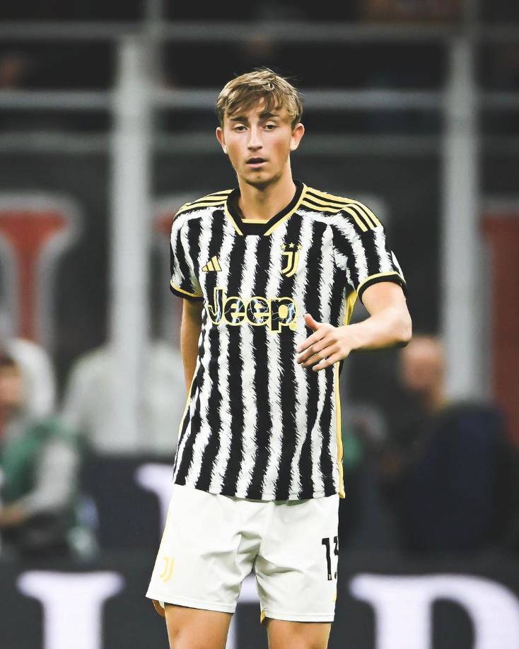 Dean Huijsen completará los exámenes médicos en las próximas 48 horas para convertirse en nuevo jugador del Frosinone cedido por la Juventus.