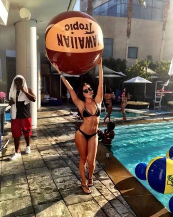 En su página de nutrición de Instagram muestra imágenes de las recetas que prepara y lo ejercicios que la hacen mantenerse siempre esbelta.