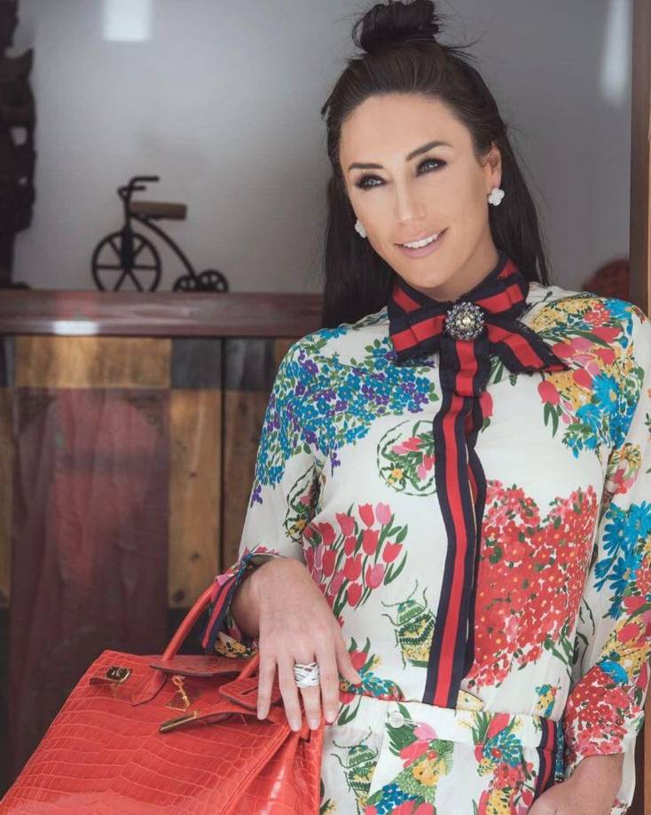 “Soy conductora de televisión y mamá de tiempo completo. Y bajo ningún concepto pertenezco al crimen organizado”, subrayó.