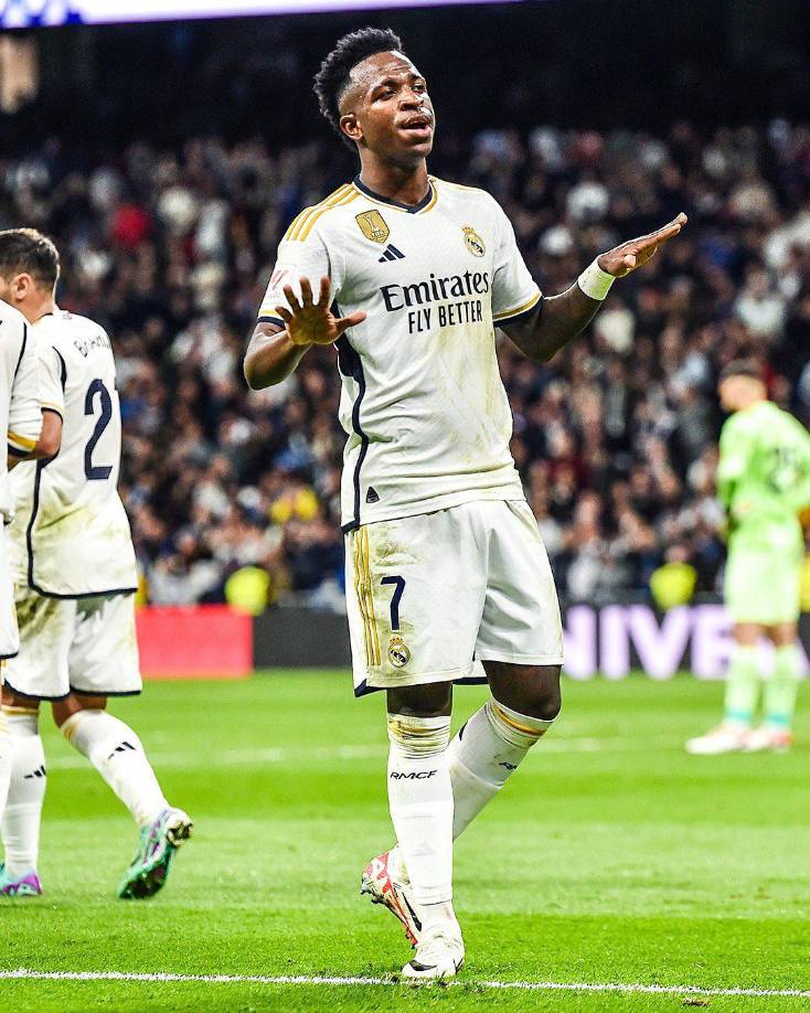 9. Vinicius: Pese a que ha estado fuera de los terrenos de juego por lesión, nadie duda de su gran calidad, por lo que el atacante brasileño del Real Madrid se colocó en el noveno lugar.