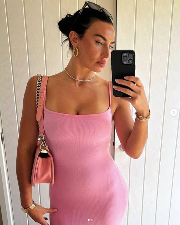 La vida privada de Walker se convirtió en noticia de primera plana después de que su esposa, Annie Kilner, anunciara su separación del defensa internacional con Inglaterra luego de enterarse de que había tenido un segundo hijo con su amante, Lauryn Goodman.