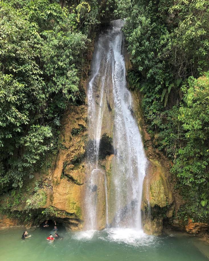 Puede visitar “El Cacao” en horario de lunes a domingo, de 8:00 am - 5:00 pm. El precio por persona es de tan solo L50 y los niños menores de 5 años no pagan.