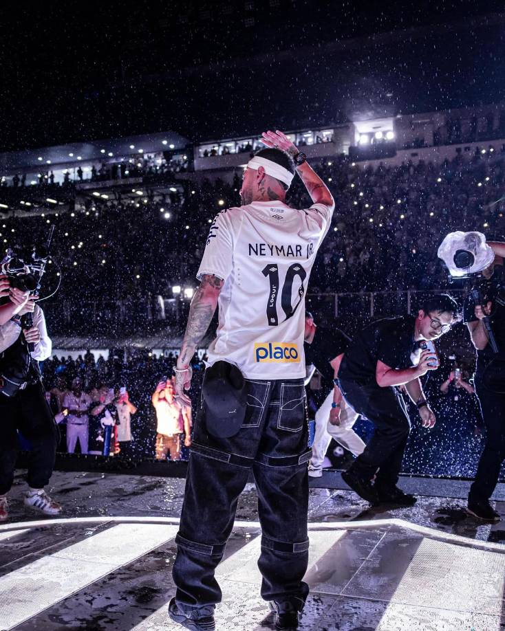 La directiva del Santos consideró que usarla en la segunda división mancharía el legado de ‘O Rei’ Pelé, pero la desempolvó para dársela a Neymar en el regreso a primera esta temporada.