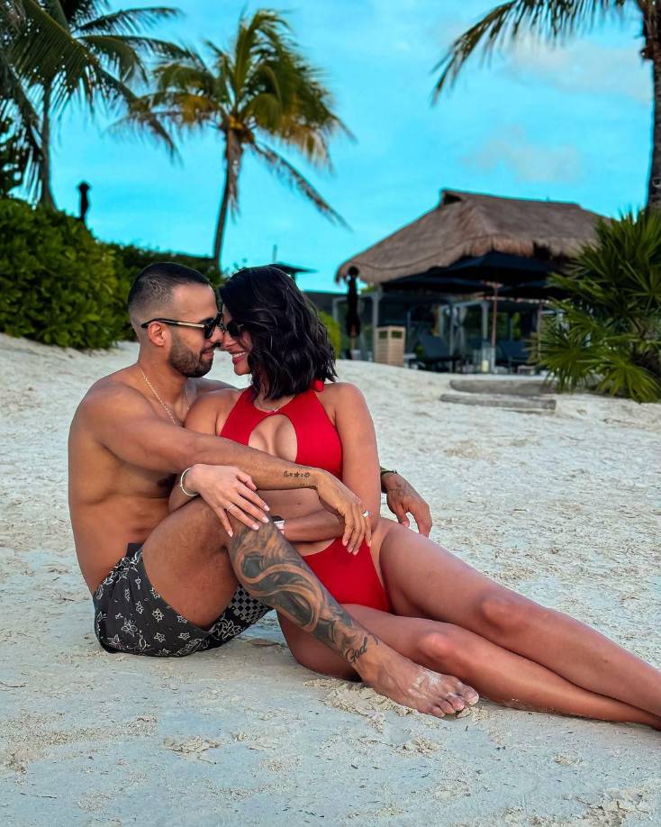 “Desde el primer día me dijo: ‘Eres un diamante’.Me vio, hablamos y dijo: “Traes tanta luz”, recuerda Sheynnis sobre este enamoramiento. Si habrá boda o no, sólo el tiempo lo dirá.