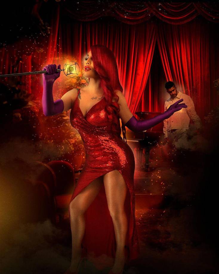 - Ivy Queen:La cantante de reggaetón sorprendió con un sexy disfraz de Jessica Rabbit, la esposa de Roger Rabbit en la animación “Who censored Roger Rabbit?”, el personaje ficticio siempre es recreado por diversas artistas, y en esta ocasión “la caballota” lo lució espectacular.