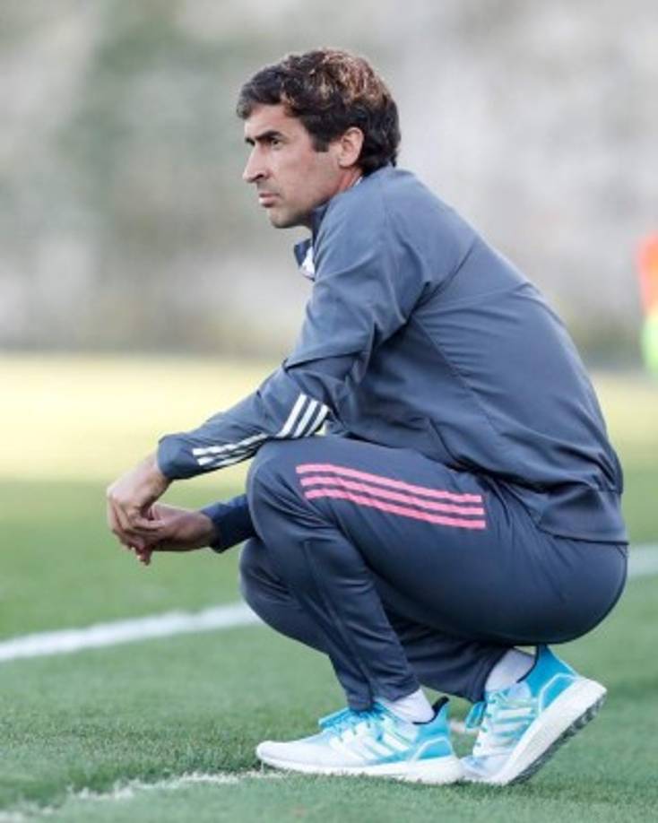 Raúl González Blanco: El destacado exfutbolista es fuerte candidato para reemplazar a Zidane en el banquillo. Se ha asentado como técnico del Castilla con solvencia y muchos le ven preparados para ponerse a cargo de un equipo de primera categoría. Foto Facebook La Fábrica del Real Madrid.