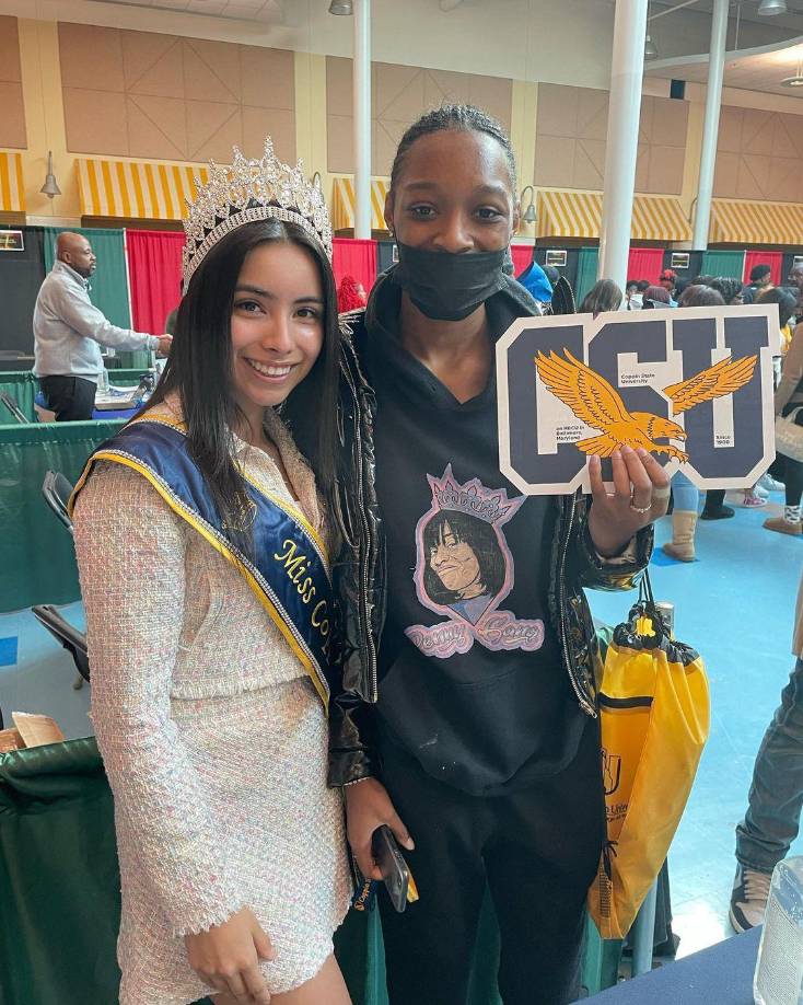 “La razón por la que es tan importante que estas personas sean negras es para que existan voces negras en espacios donde históricamente no se nos ha permitido estar. (Los ganadores) intentan demostrar que somos educados, podemos ocupar estos puestos y tener lo mismo que los blancos o cualquier otra persona”, afirmó.