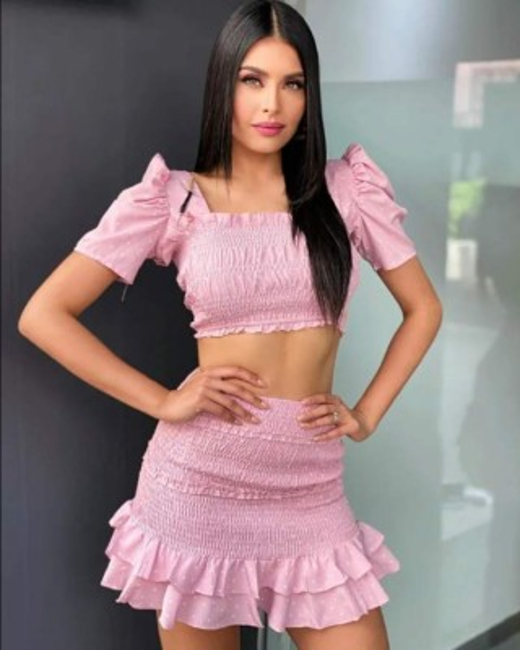 'Cuando vomito, el implante se me mueve y me rompe un vaso en la parte derecha de mi seno, después de esto tuve que parar en el hospital, perdí más de dos litros de sangre, una hemorragia interna en la cual casi pierdo la vida. Me iba a dar un infarto durante la cirugía, fue un milagro', dijo.