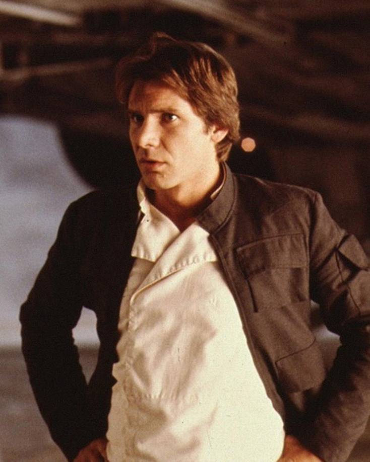 Su primer papel importante en el cine fue interpretando al icónico Han Solo en “Star Wars: Episodio IV - Una nueva esperanza” (1977), papel que lo catapultó a la fama mundial.