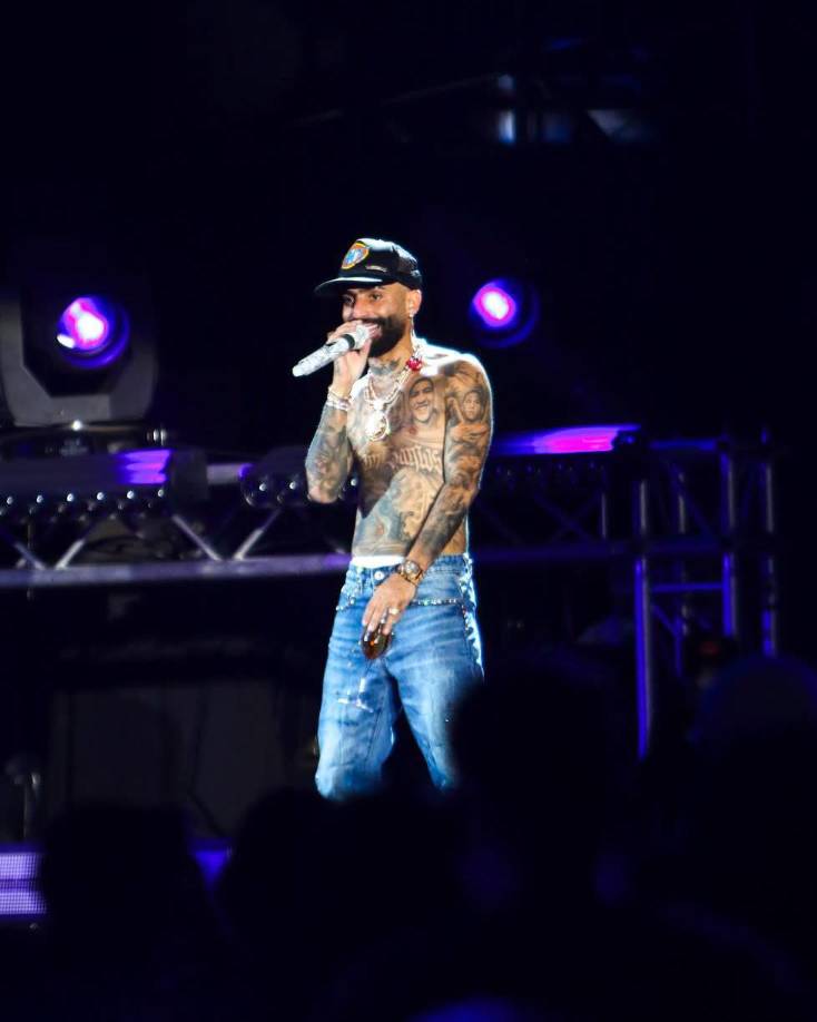 “Estoy tan emocionado, es algo tan grande, yo puedo comprarle el biberón. Normal, lo vi y pensé que tengo un nieto, lo vi totalmente ridículo, pero me acordé que tengo un nieto, mañana él se va a quedar con ese ‘bobo’ y lo puede poner en una cadenita que tenga, y cuando le pregunten, va a decir que este fue el ‘bobo’ que le regaló su abuelo”, dijo muy orgulloso.