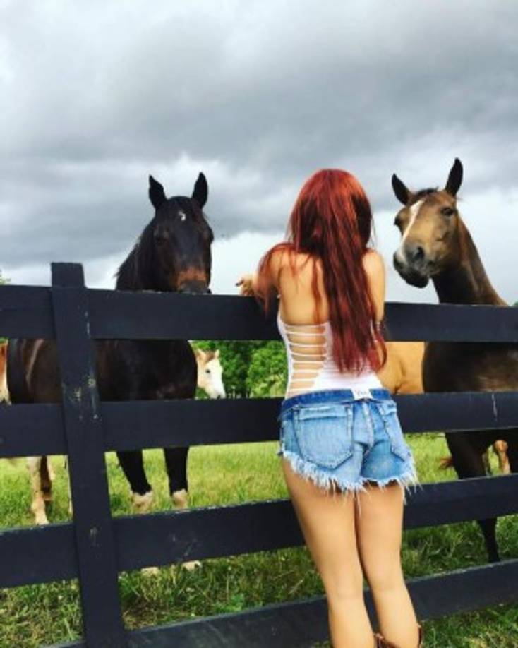 Ariel ama la vida y no le importó quitarse haberse reducido su busto.