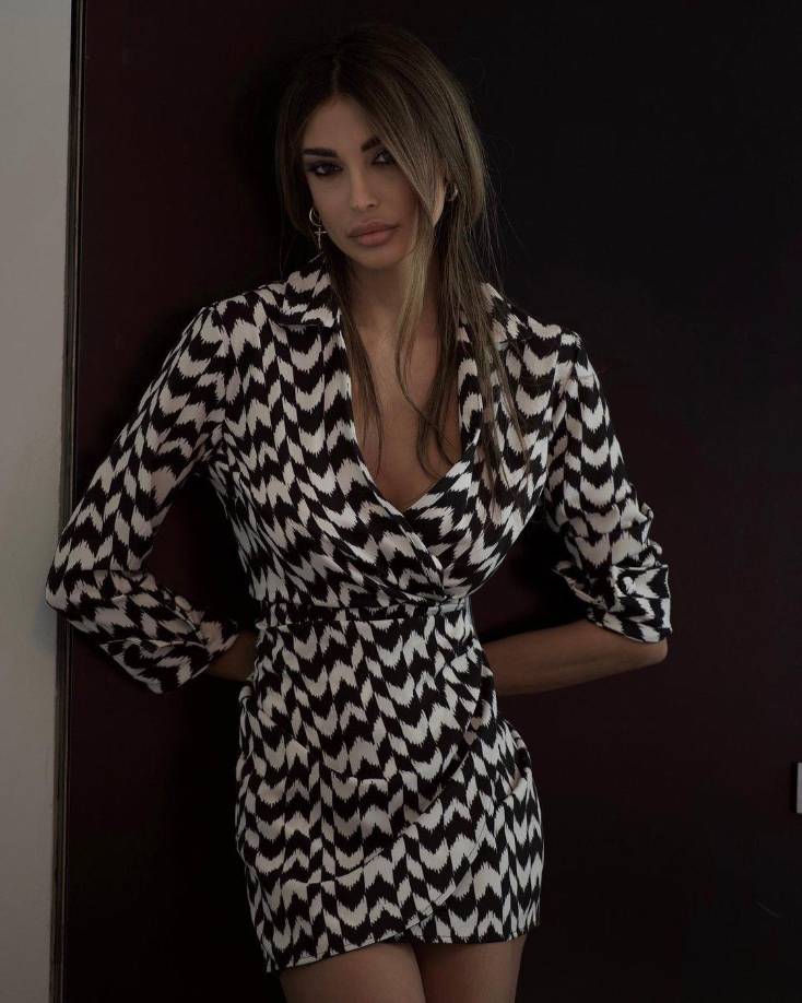 La supuesta amante es Cristina Buccino, quien suma más de 3 millones de seguidores en su perfil oficial de Instagram con más de 2.600 publicaciones. 