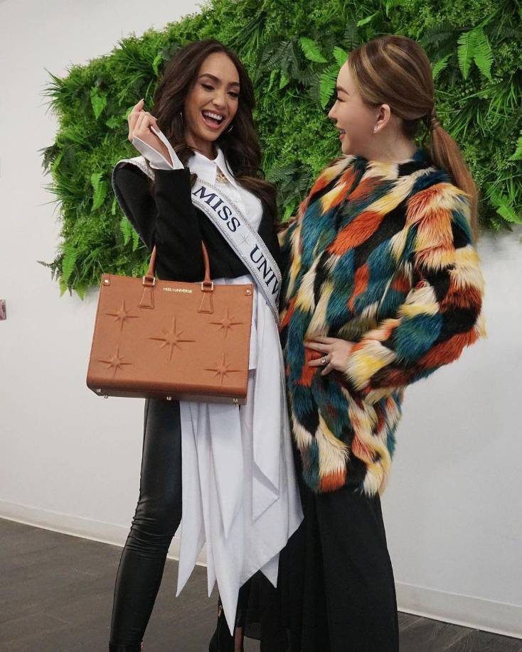 Pese a que ella no tiene complejos por cuenta de su pasado, realmente son pocas las imágenes que se conocen de Anne Jakrajutatip antes de practicarse la cirugía de cambio de género. 