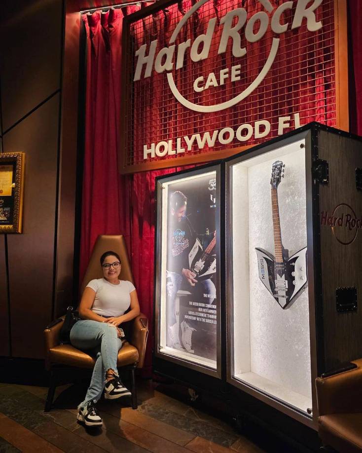 La periodista hondureña ha aprovechado su estancia en Miami para darle un taco de ojo a sus seguidores.