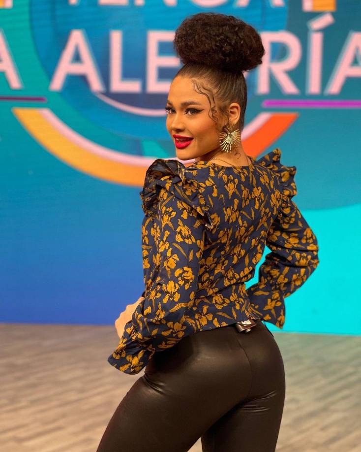 Cesia Sáenz se operó los senos, confirmó ella en un live de instagram.