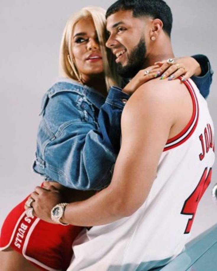 Tanto derroche de amor siempre crea dudas ¿Será el amor de Karol G y Anuel AA real o solo una estrategia publicitaria sin escrúpulos?, las interrogantes son validas, después de todo en el showbiz todo es posible.