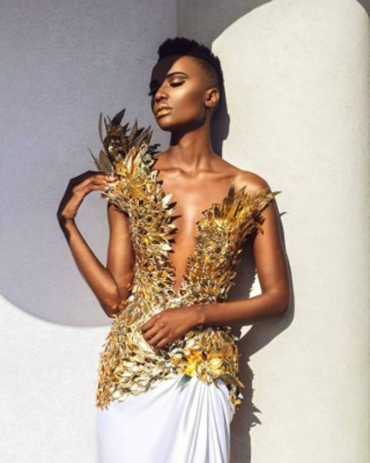 Zozibini Tunzi contó en el Miss Universo que llegó a no sentirse una mujer bella debido a que sufrió bullyng tiempo atrás.