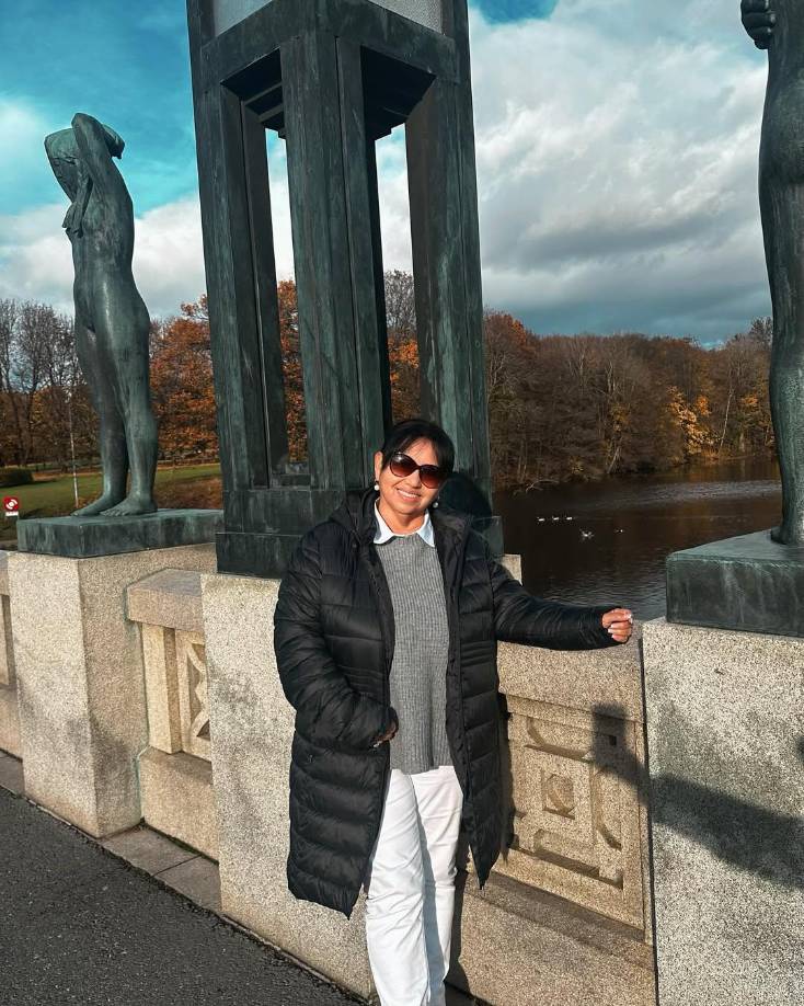 La bella Jennifer, que también se dedica a crear contenido de comedia y publicidad en TikTok, viajó junto a su madre al país escandinavo. Lo que desató miles de comentarios de apoyo y admiración de parte de sus fans. 